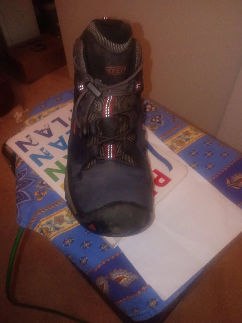 Men's Sized 6 Hiking Boots*** Great Quality**